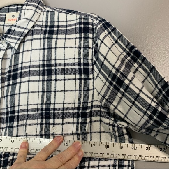 Sundry navy white plaid flannel button down. Size 2 (8-10) M‎ - Picture 8 of 9